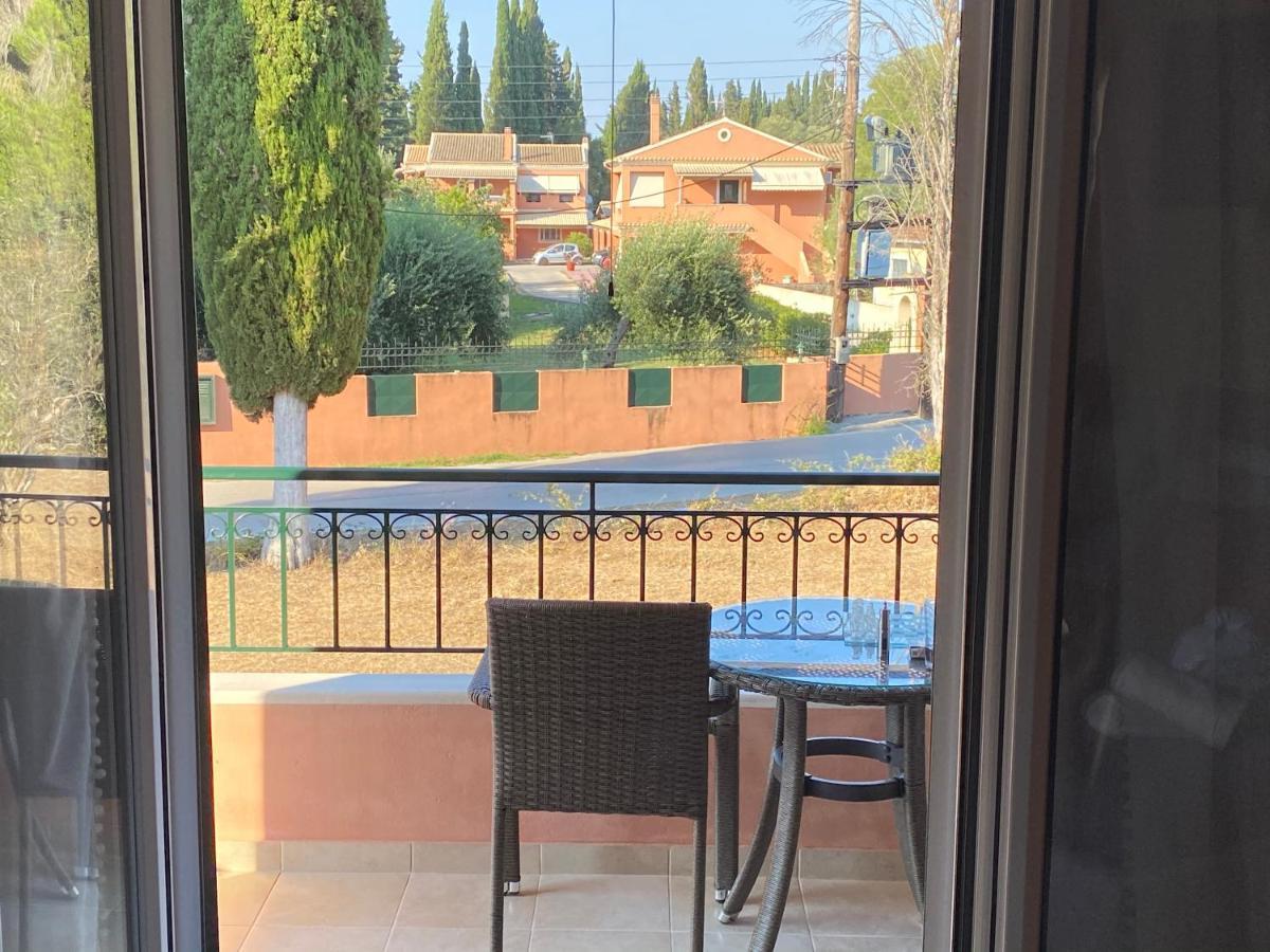 Apartamento Ivy House Modern Life Near Corfu Town Kontokali Exterior foto